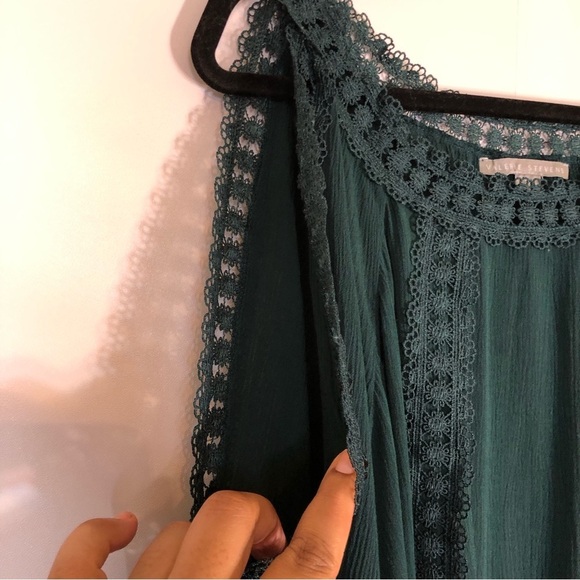 Valerie Stevens Emerald Green Cold Shoulder Peasant Blouse - Picture 6 of 12